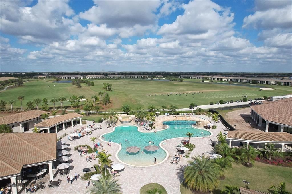 Active With Contract: $1,800 (2 beds, 2 baths, 1329 Square Feet)