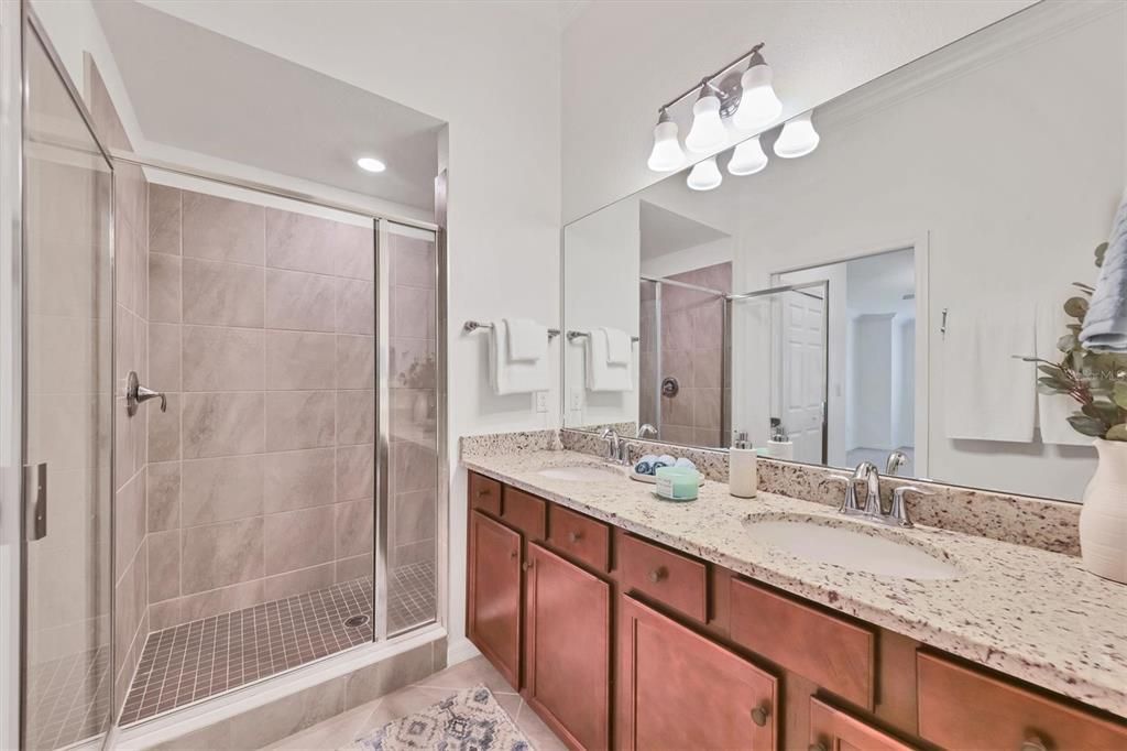 Active With Contract: $1,800 (2 beds, 2 baths, 1329 Square Feet)