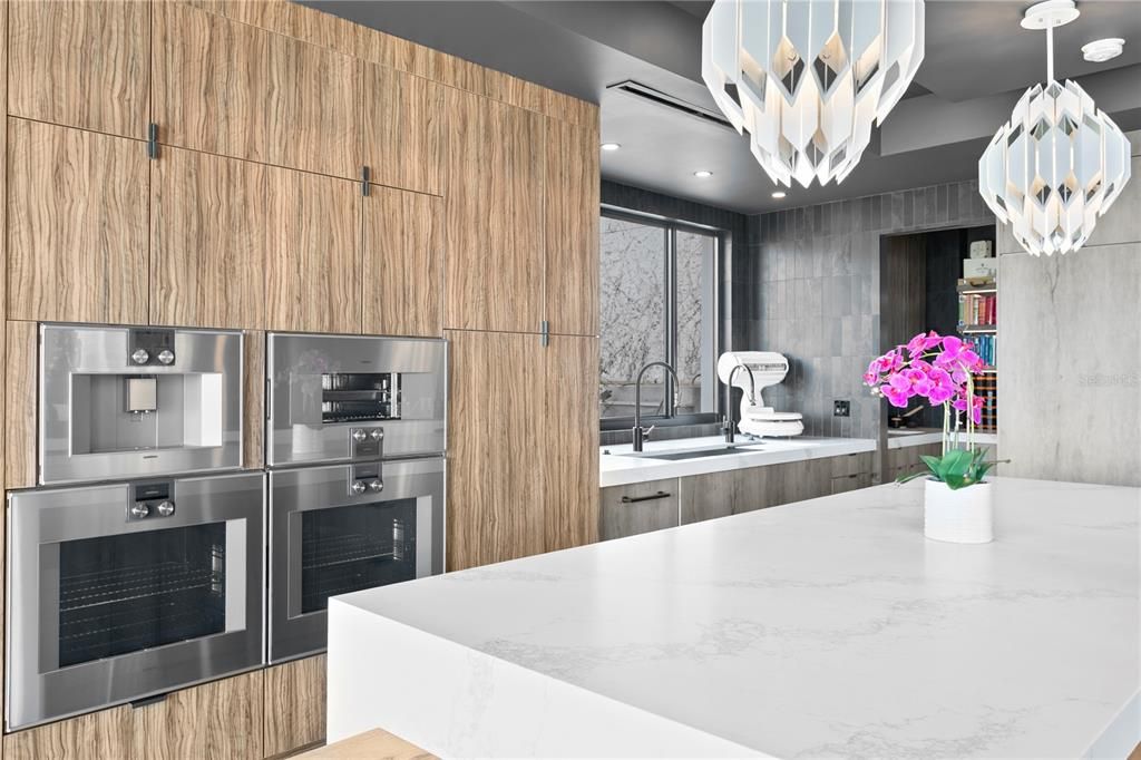 For Sale: $8,500,000 (3 beds, 3 baths, 5264 Square Feet)