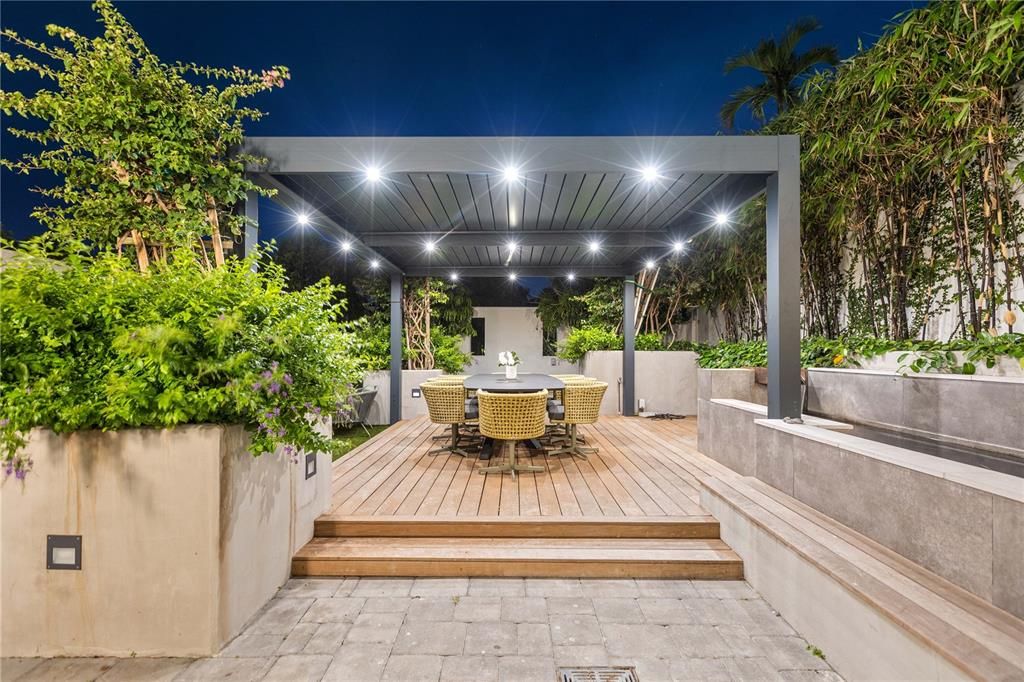 For Sale: $8,500,000 (3 beds, 3 baths, 5264 Square Feet)