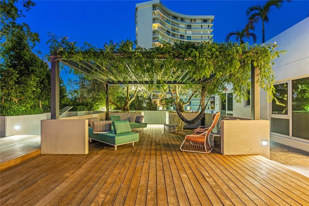 For Sale: $8,500,000 (3 beds, 3 baths, 5264 Square Feet)