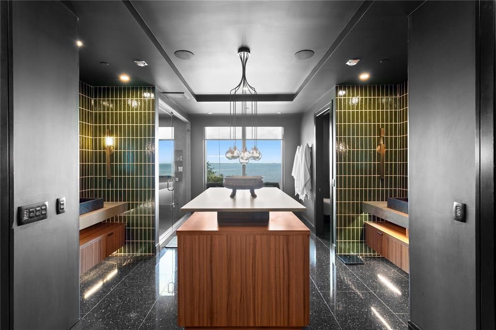 For Sale: $8,500,000 (3 beds, 3 baths, 5264 Square Feet)