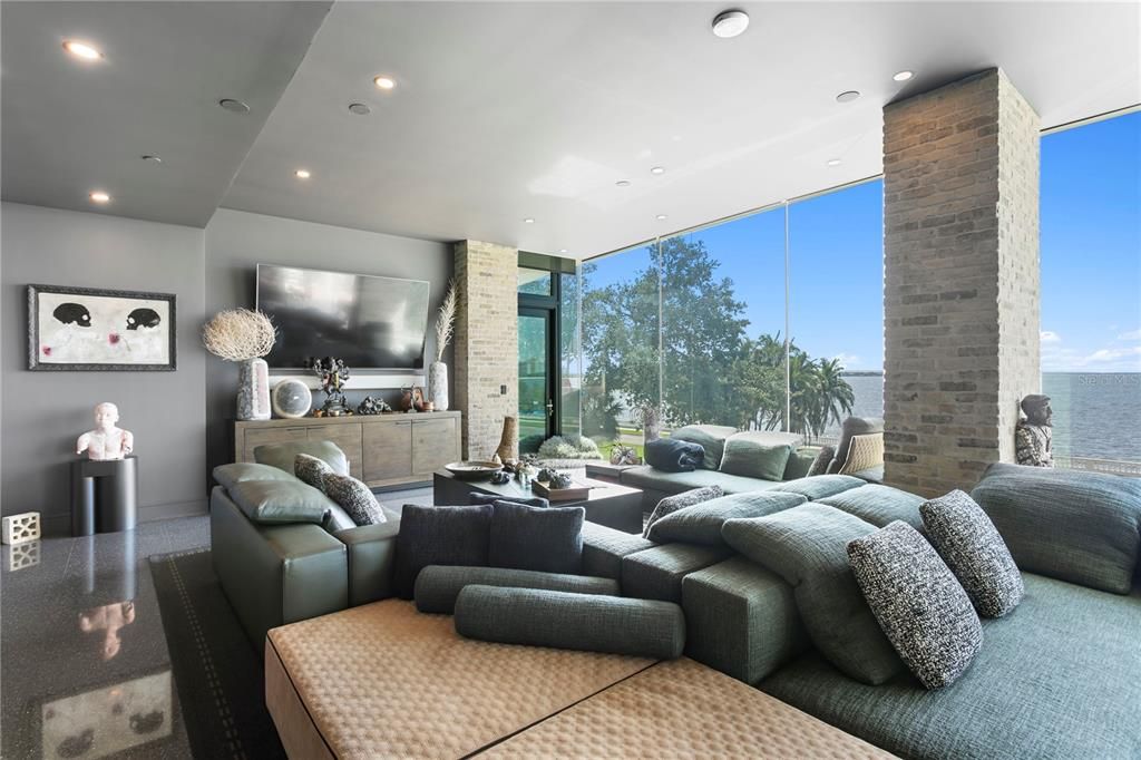 For Sale: $8,500,000 (3 beds, 3 baths, 5264 Square Feet)