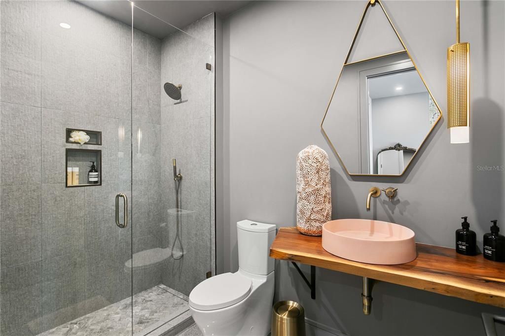 For Sale: $8,500,000 (3 beds, 3 baths, 5264 Square Feet)