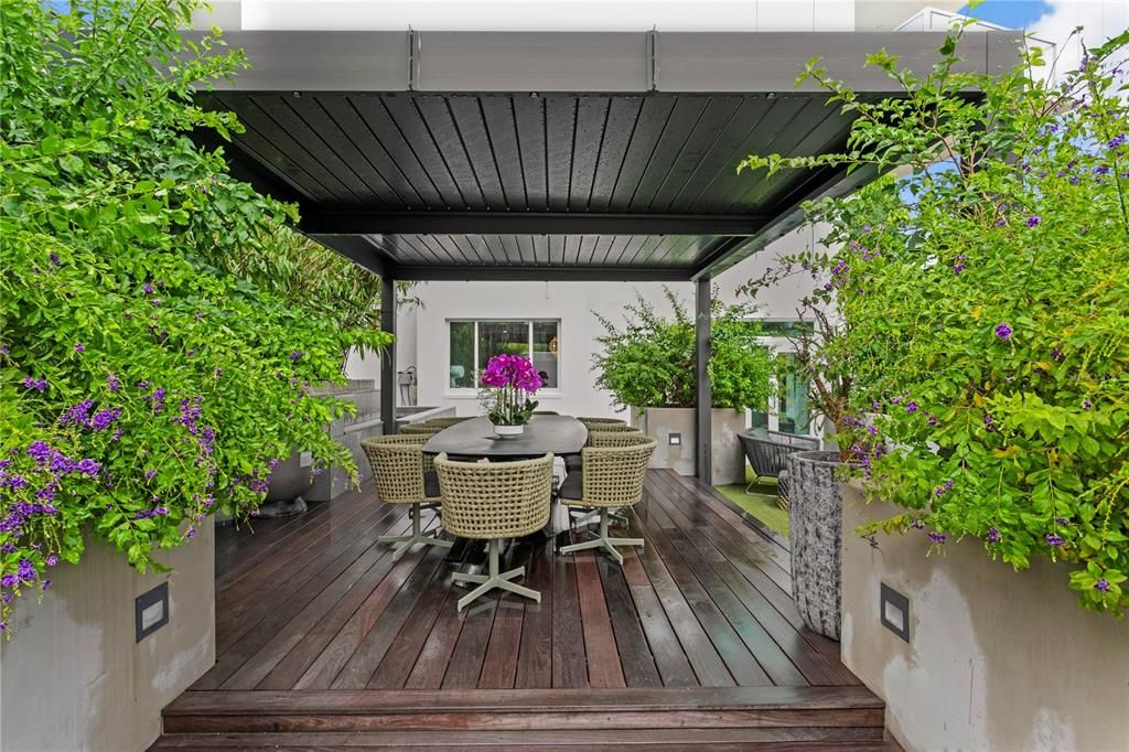 For Sale: $8,500,000 (3 beds, 3 baths, 5264 Square Feet)