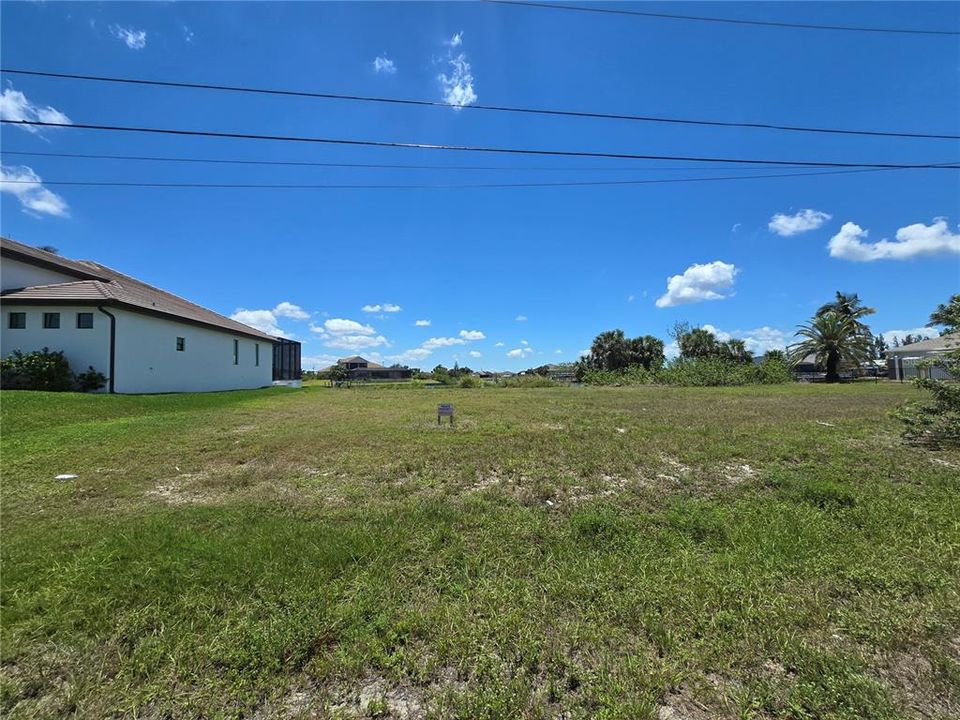 合同活跃: $244,900 (0.23 acres)