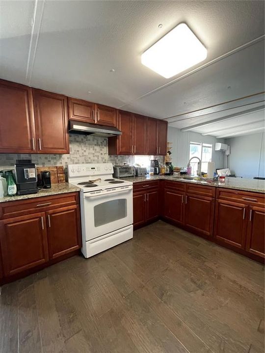 待售: $2,050,000 (3 贝兹, 2 浴室, 1376 平方英尺)