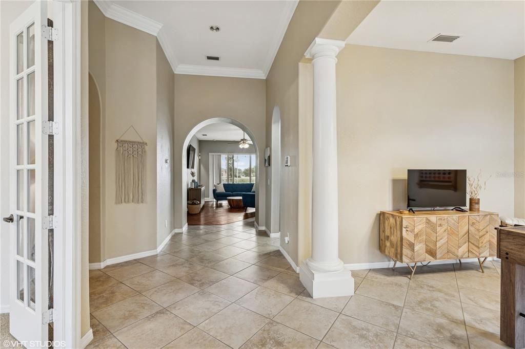 For Sale: $549,998 (3 beds, 2 baths, 2481 Square Feet)