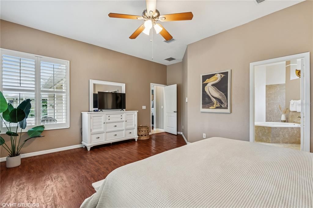 For Sale: $549,998 (3 beds, 2 baths, 2481 Square Feet)