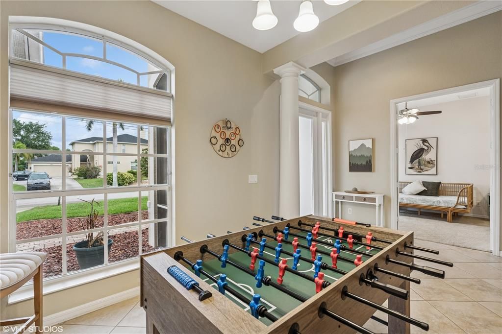 For Sale: $549,998 (3 beds, 2 baths, 2481 Square Feet)