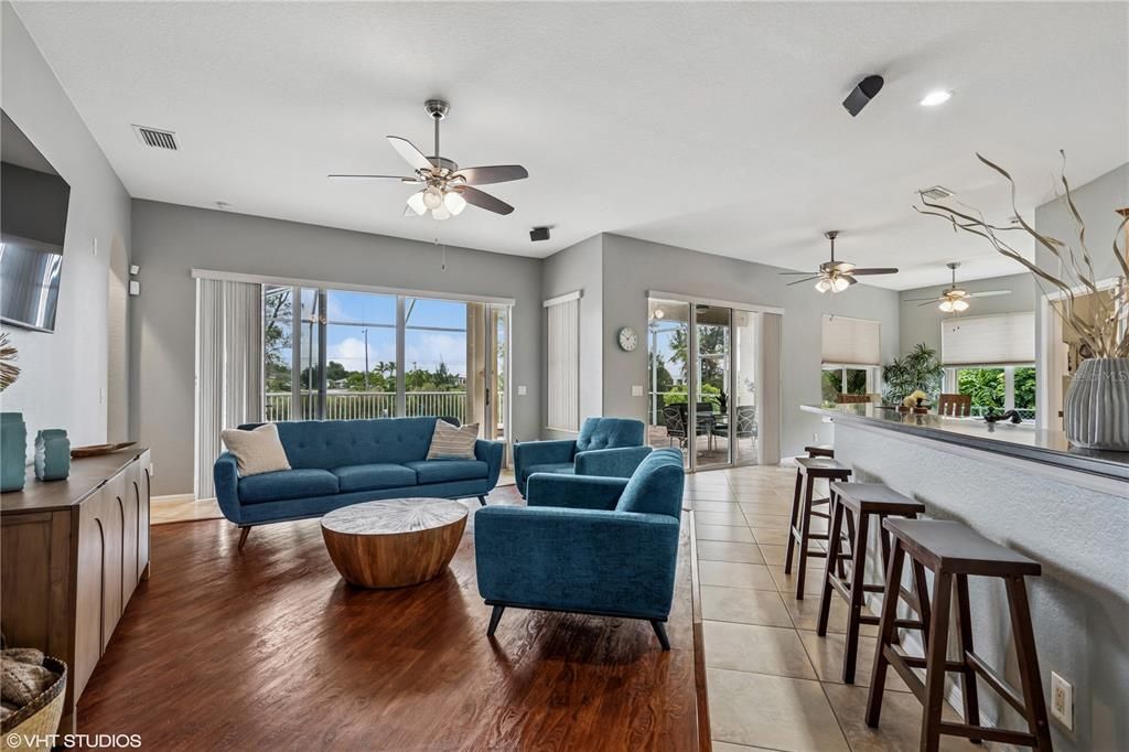 For Sale: $549,998 (3 beds, 2 baths, 2481 Square Feet)