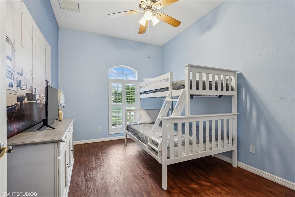 For Sale: $549,998 (3 beds, 2 baths, 2481 Square Feet)