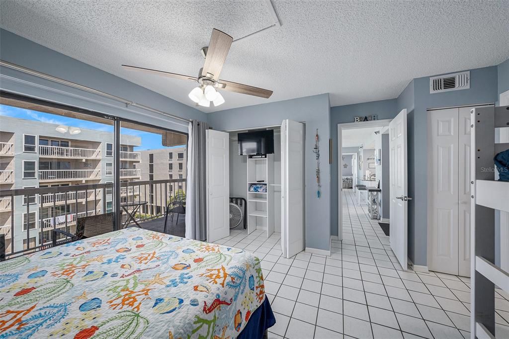 待售: $619,900 (2 贝兹, 2 浴室, 1120 平方英尺)