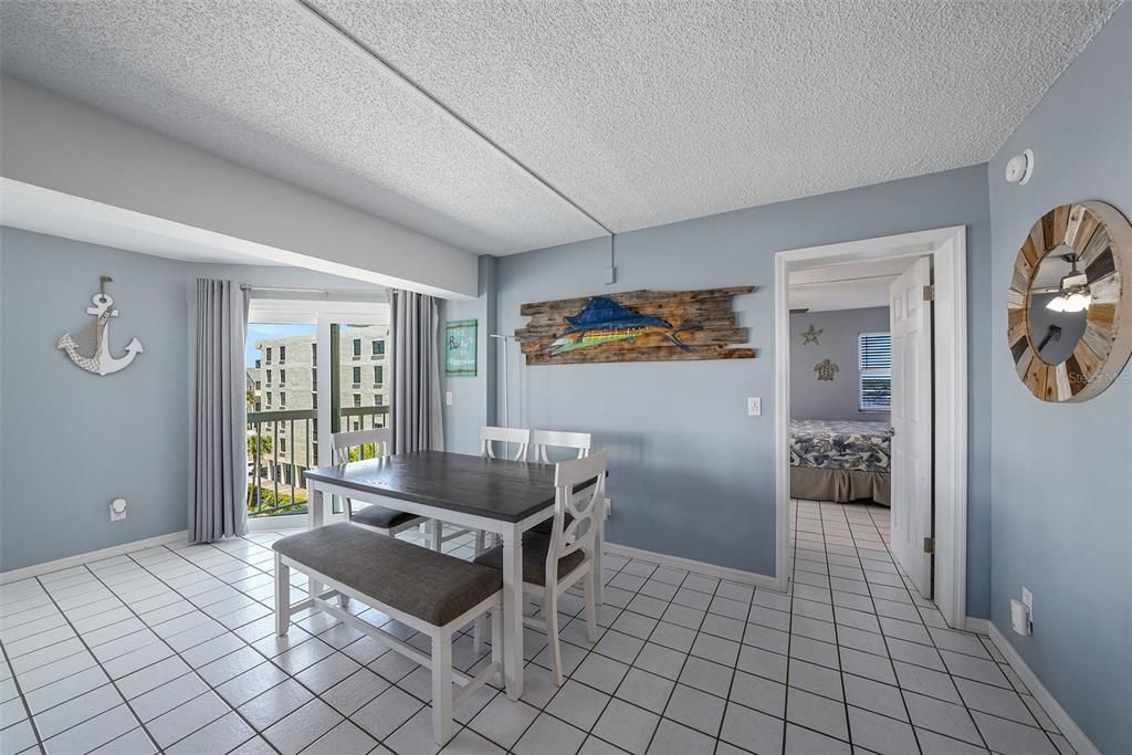 待售: $619,900 (2 贝兹, 2 浴室, 1120 平方英尺)