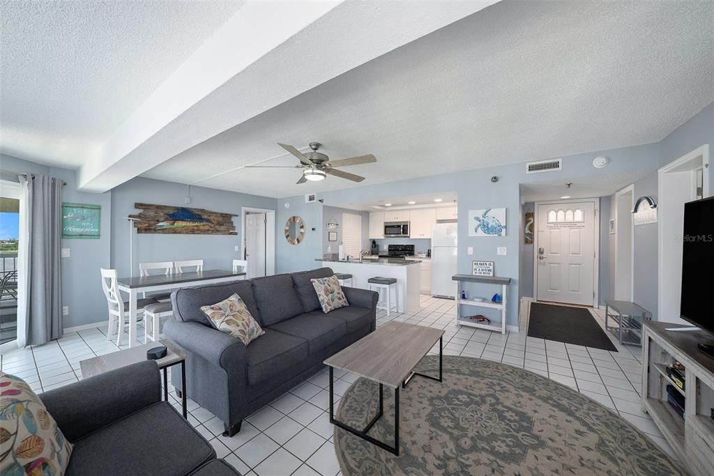 待售: $619,900 (2 贝兹, 2 浴室, 1120 平方英尺)