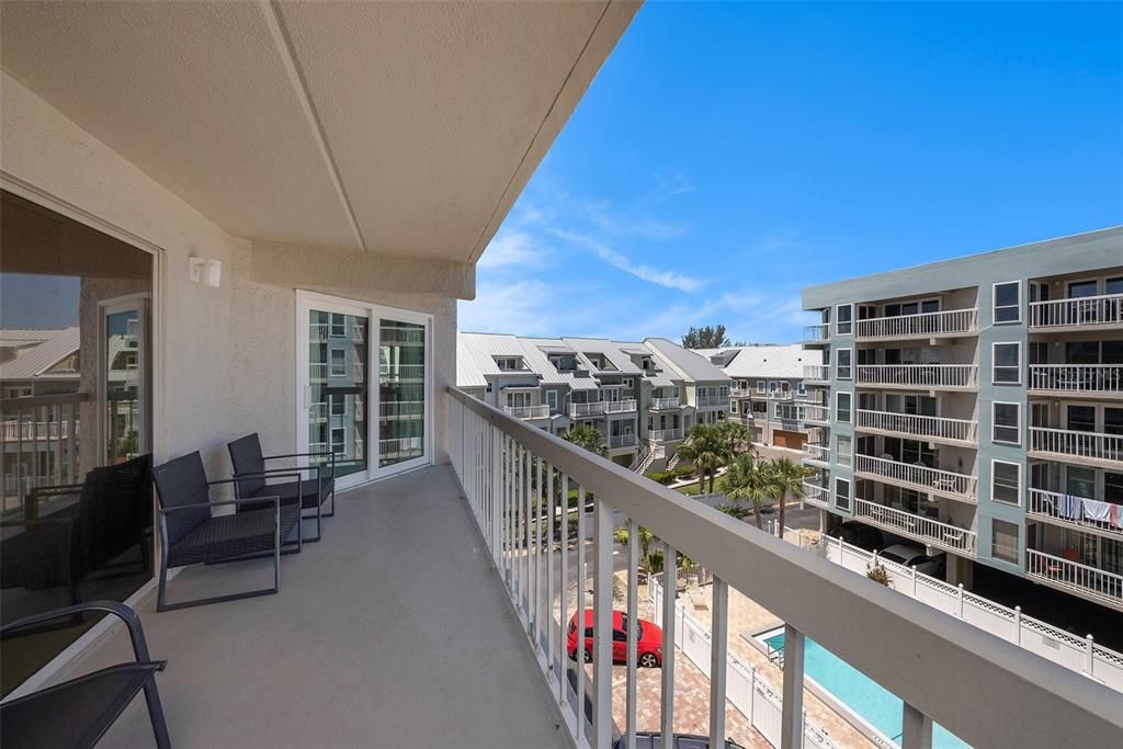 待售: $619,900 (2 贝兹, 2 浴室, 1120 平方英尺)