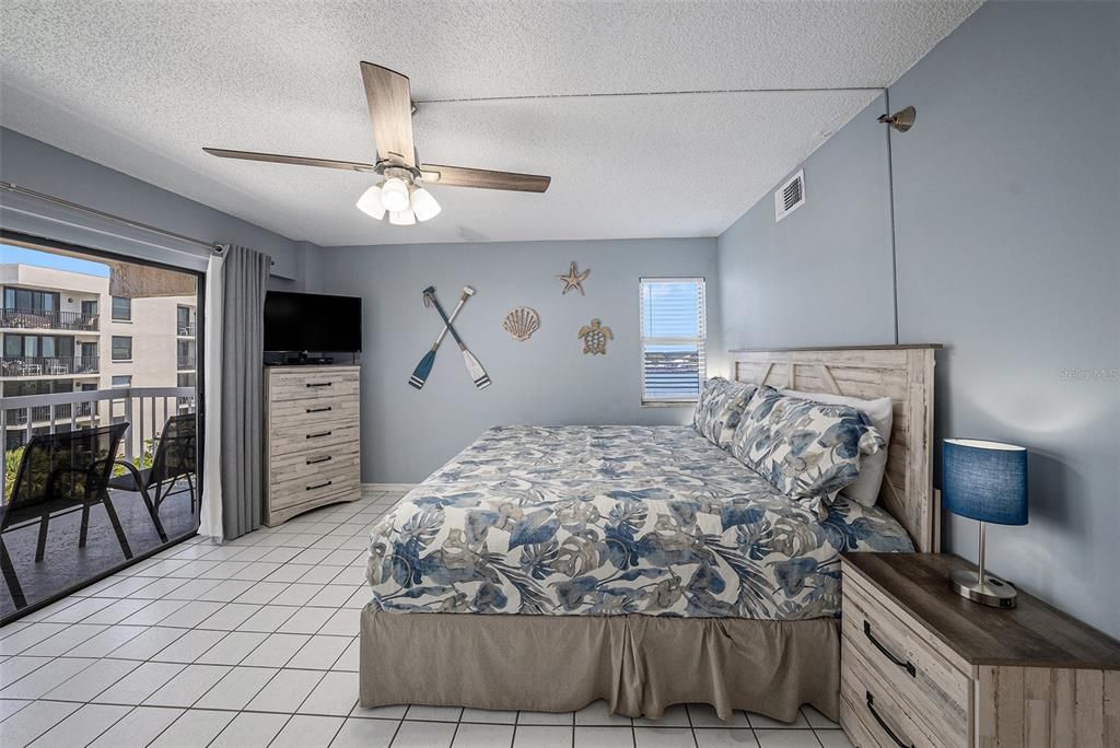 待售: $619,900 (2 贝兹, 2 浴室, 1120 平方英尺)