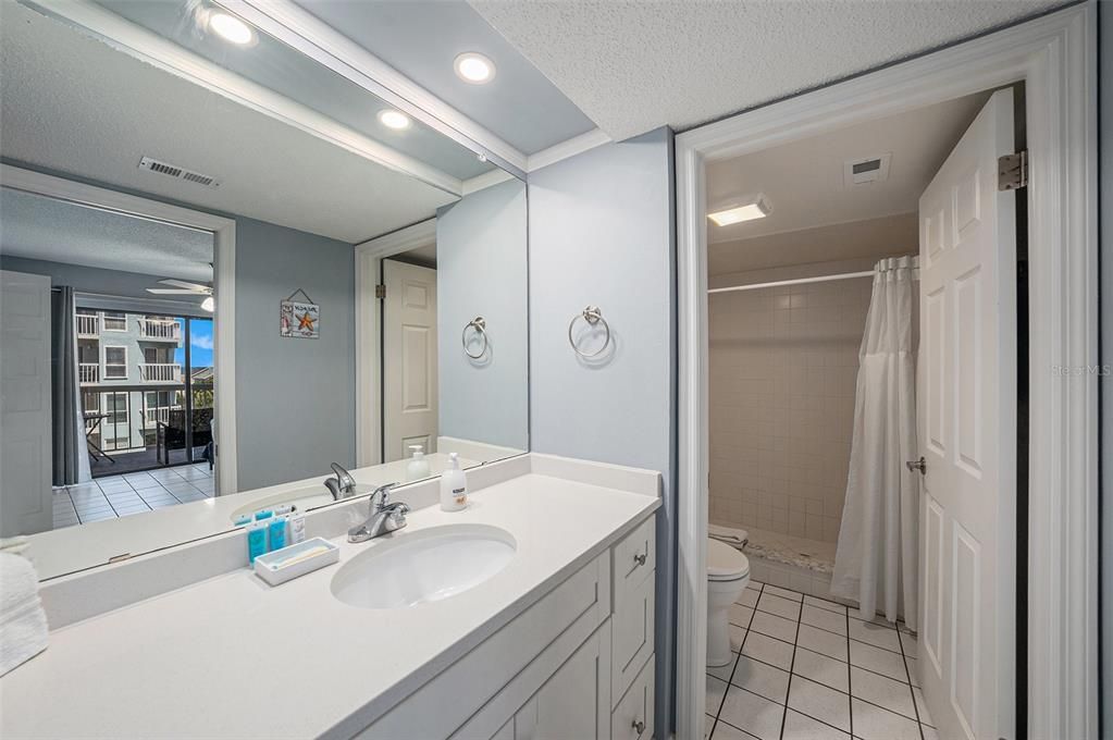 待售: $619,900 (2 贝兹, 2 浴室, 1120 平方英尺)