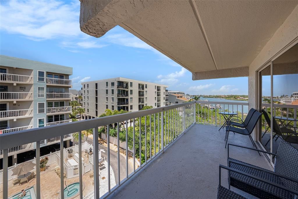 待售: $619,900 (2 贝兹, 2 浴室, 1120 平方英尺)