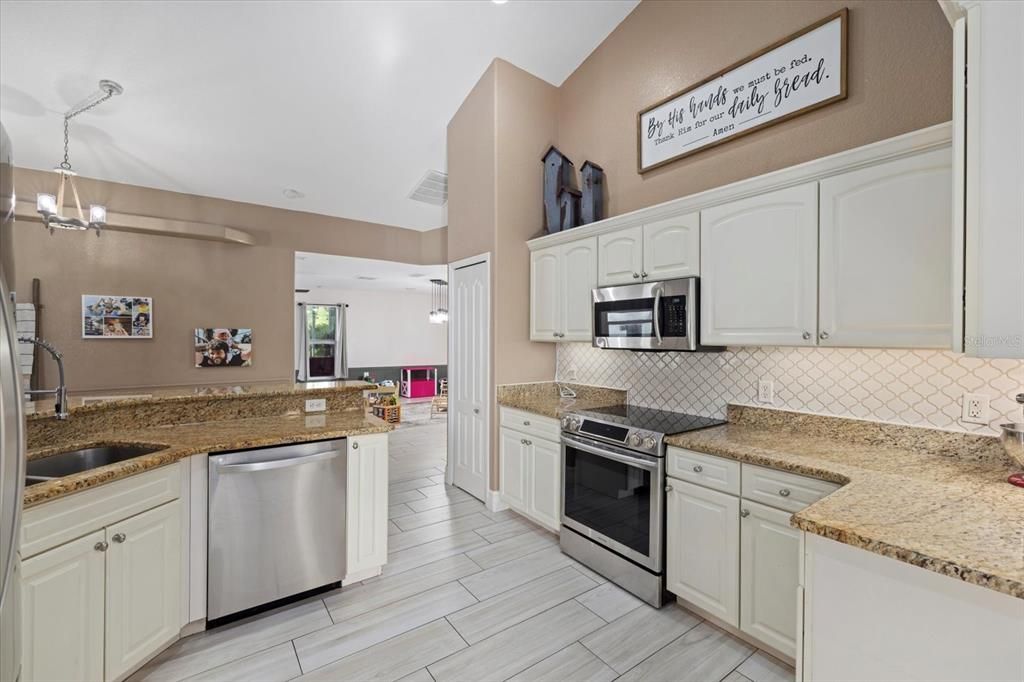 For Sale: $685,000 (2 beds, 2 baths, 2130 Square Feet)