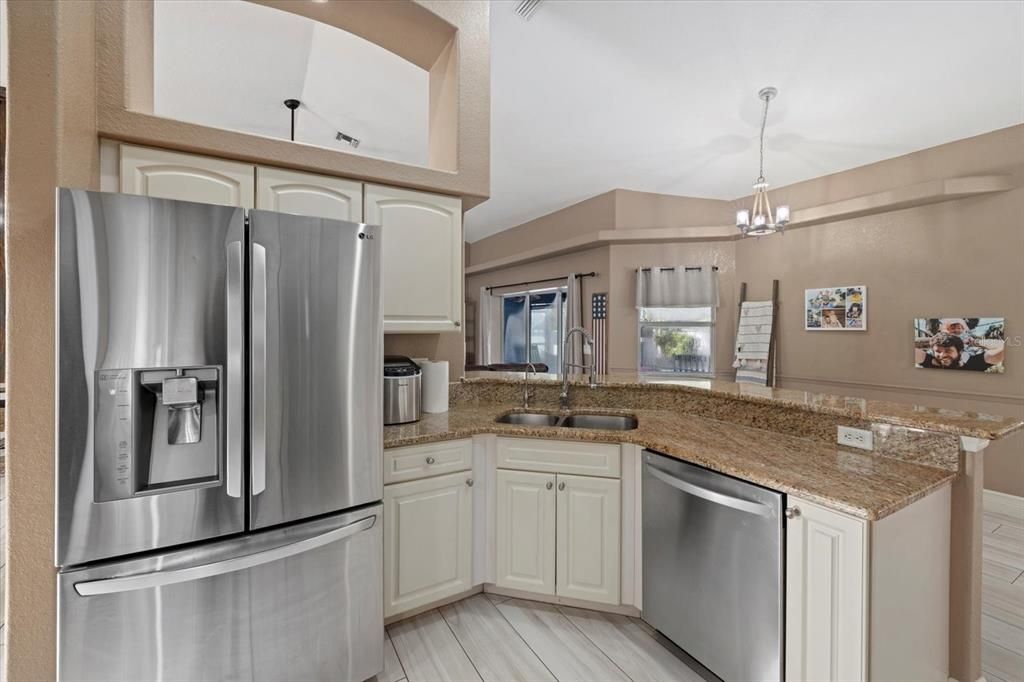 For Sale: $685,000 (2 beds, 2 baths, 2130 Square Feet)