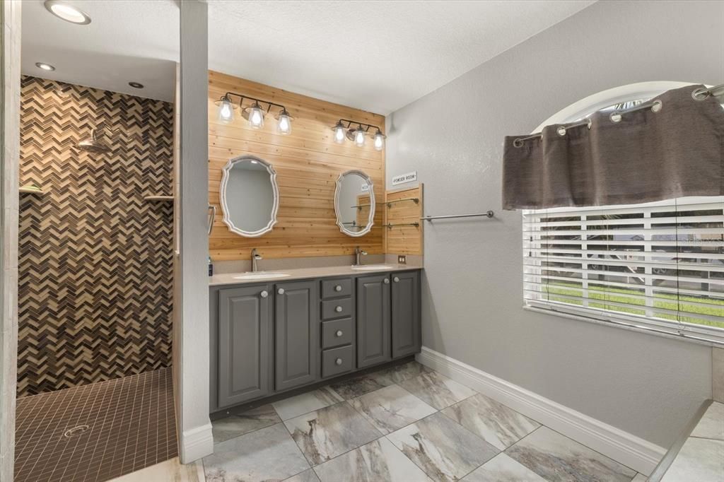 For Sale: $685,000 (2 beds, 2 baths, 2130 Square Feet)