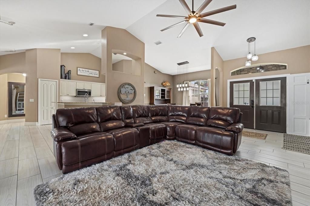 For Sale: $685,000 (2 beds, 2 baths, 2130 Square Feet)