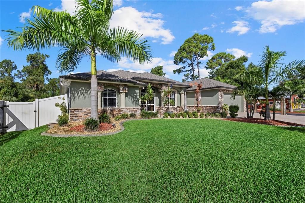 For Sale: $685,000 (2 beds, 2 baths, 2130 Square Feet)