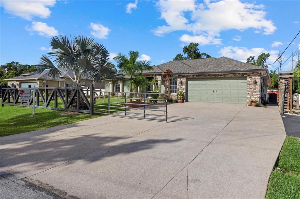 For Sale: $685,000 (2 beds, 2 baths, 2130 Square Feet)