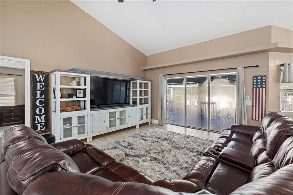 For Sale: $685,000 (2 beds, 2 baths, 2130 Square Feet)