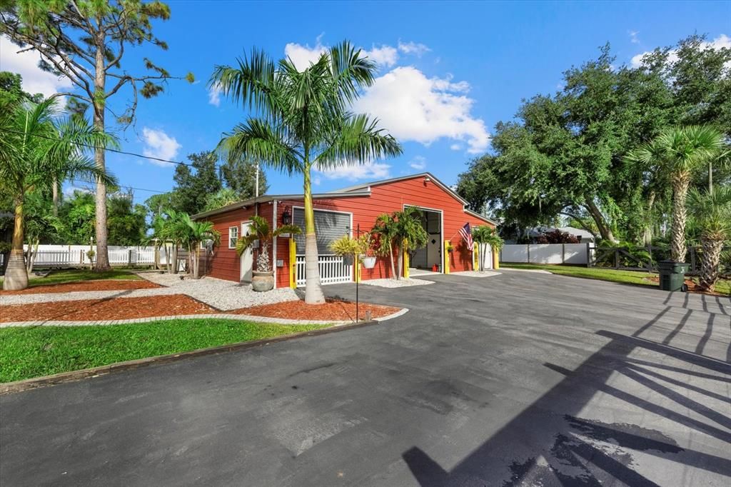 For Sale: $685,000 (2 beds, 2 baths, 2130 Square Feet)