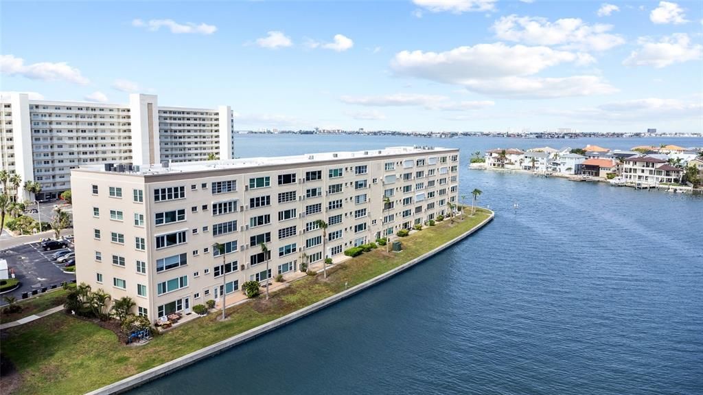 На продажу: $380,000 (2 спален, 2 ванн, 1250 Квадратных фут)