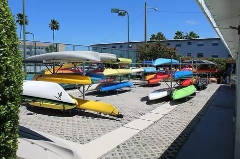 На продажу: $380,000 (2 спален, 2 ванн, 1250 Квадратных фут)