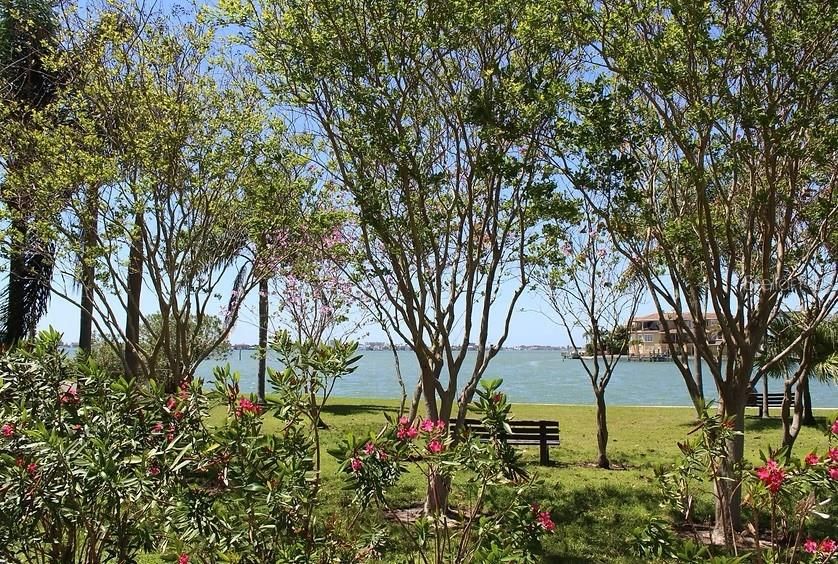 На продажу: $380,000 (2 спален, 2 ванн, 1250 Квадратных фут)