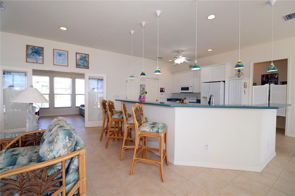 待售: $799,900 (3 贝兹, 2 浴室, 2567 平方英尺)