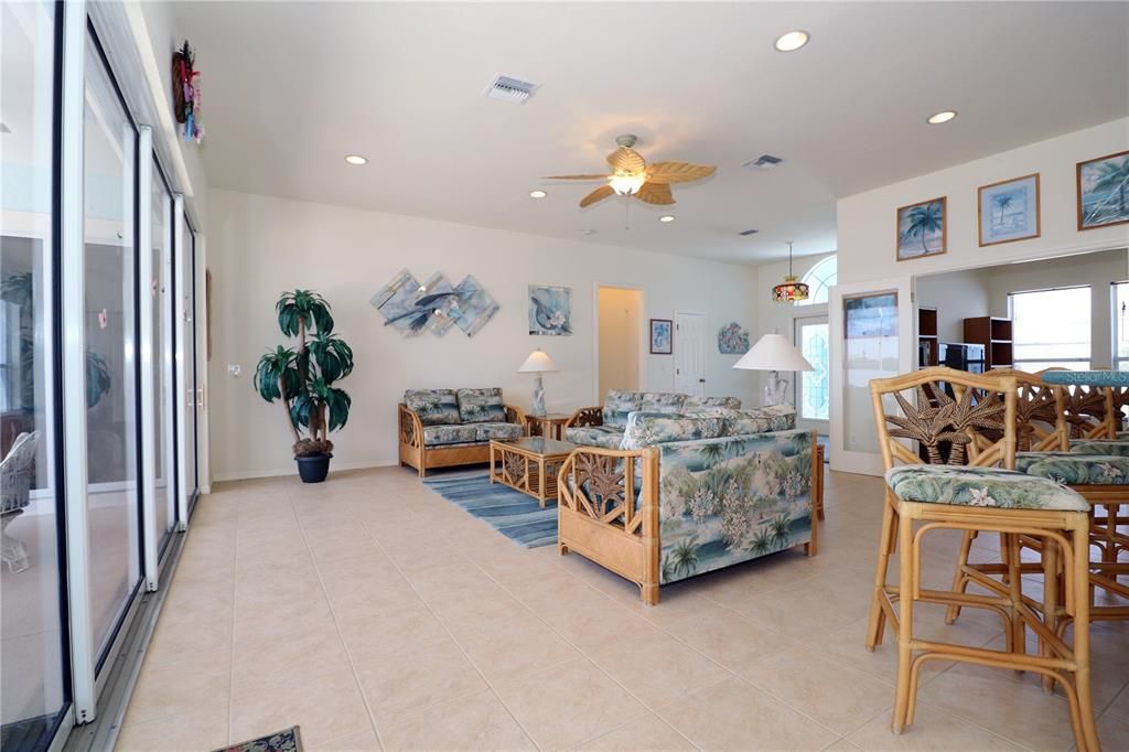 待售: $799,900 (3 贝兹, 2 浴室, 2567 平方英尺)