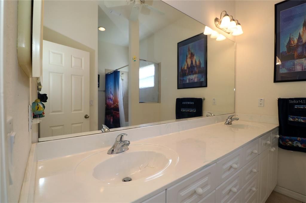 待售: $799,900 (3 贝兹, 2 浴室, 2567 平方英尺)