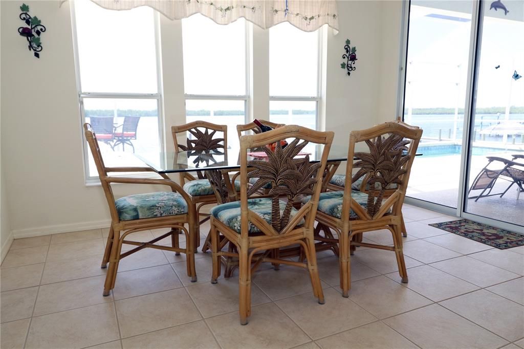 待售: $799,900 (3 贝兹, 2 浴室, 2567 平方英尺)