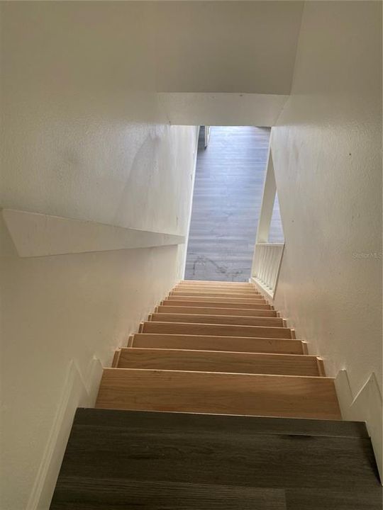 合同活跃: $230,000 (3 贝兹, 2 浴室, 1316 平方英尺)