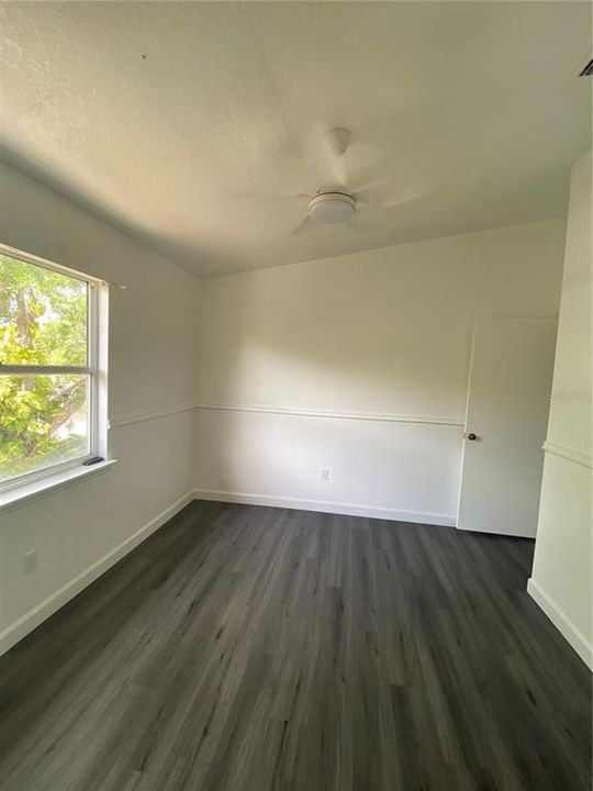 合同活跃: $230,000 (3 贝兹, 2 浴室, 1316 平方英尺)