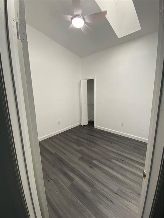 合同活跃: $230,000 (3 贝兹, 2 浴室, 1316 平方英尺)