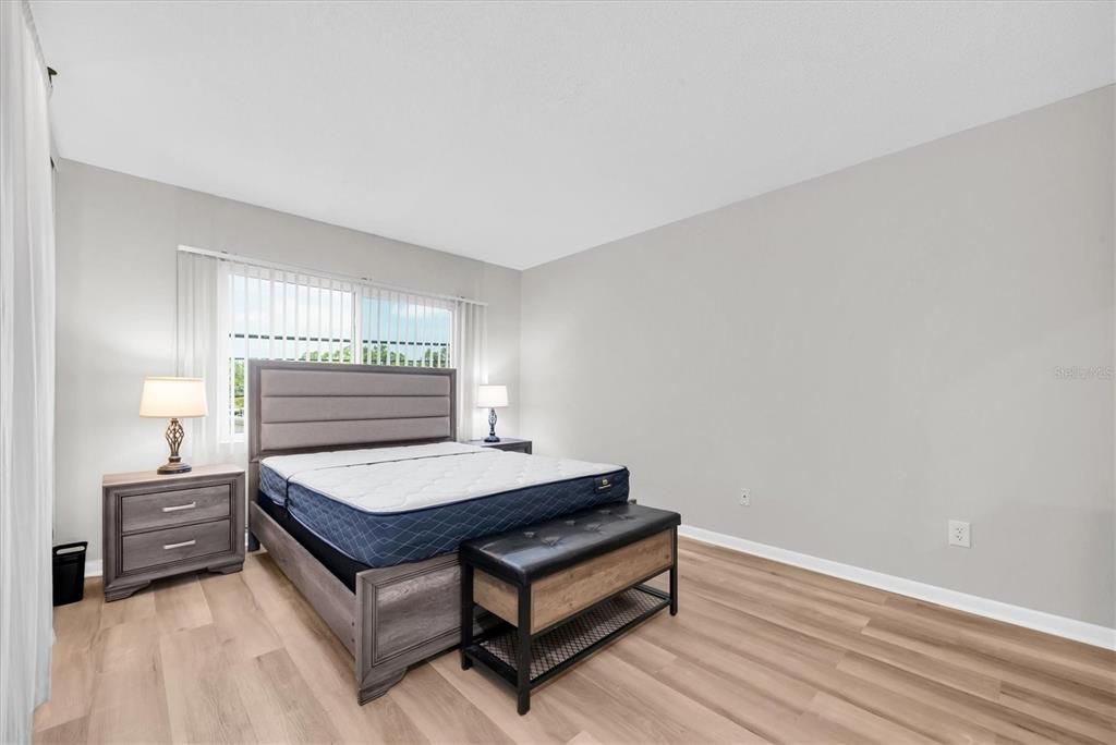 For Sale: $140,000 (2 beds, 2 baths, 1150 Square Feet)