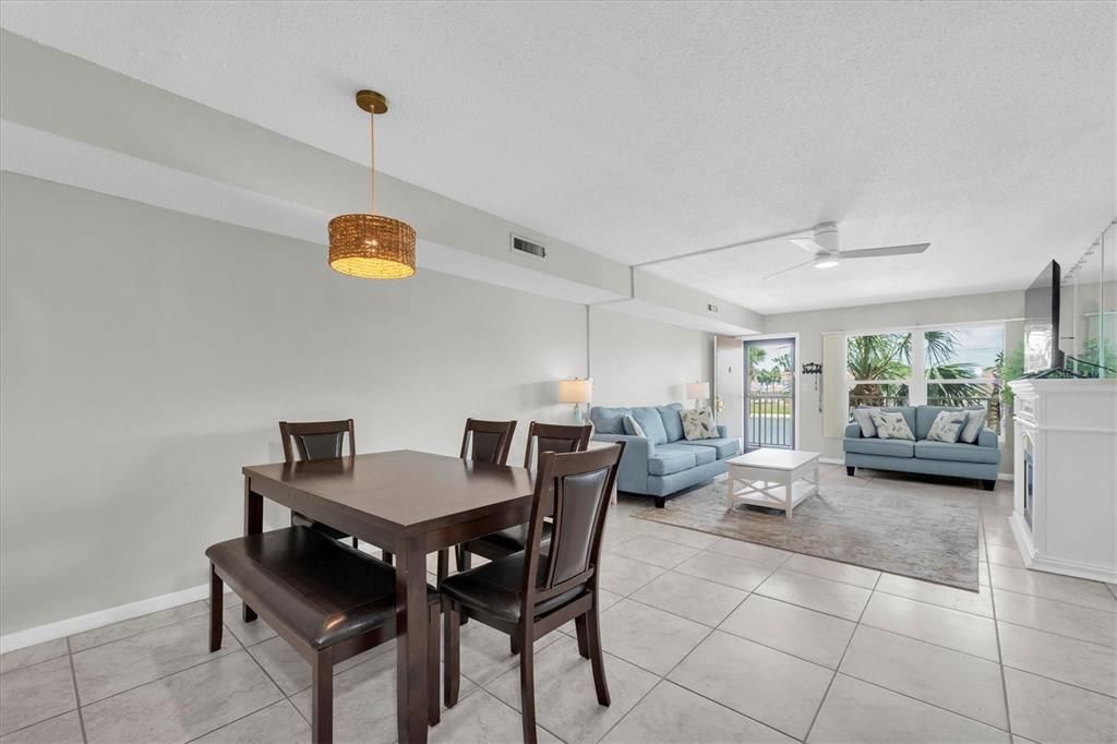 For Sale: $140,000 (2 beds, 2 baths, 1150 Square Feet)