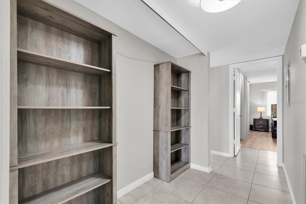 For Sale: $140,000 (2 beds, 2 baths, 1150 Square Feet)