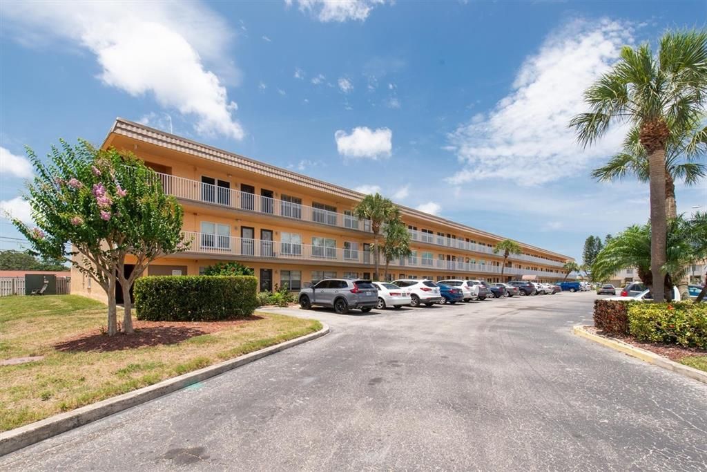 For Sale: $140,000 (2 beds, 2 baths, 1150 Square Feet)