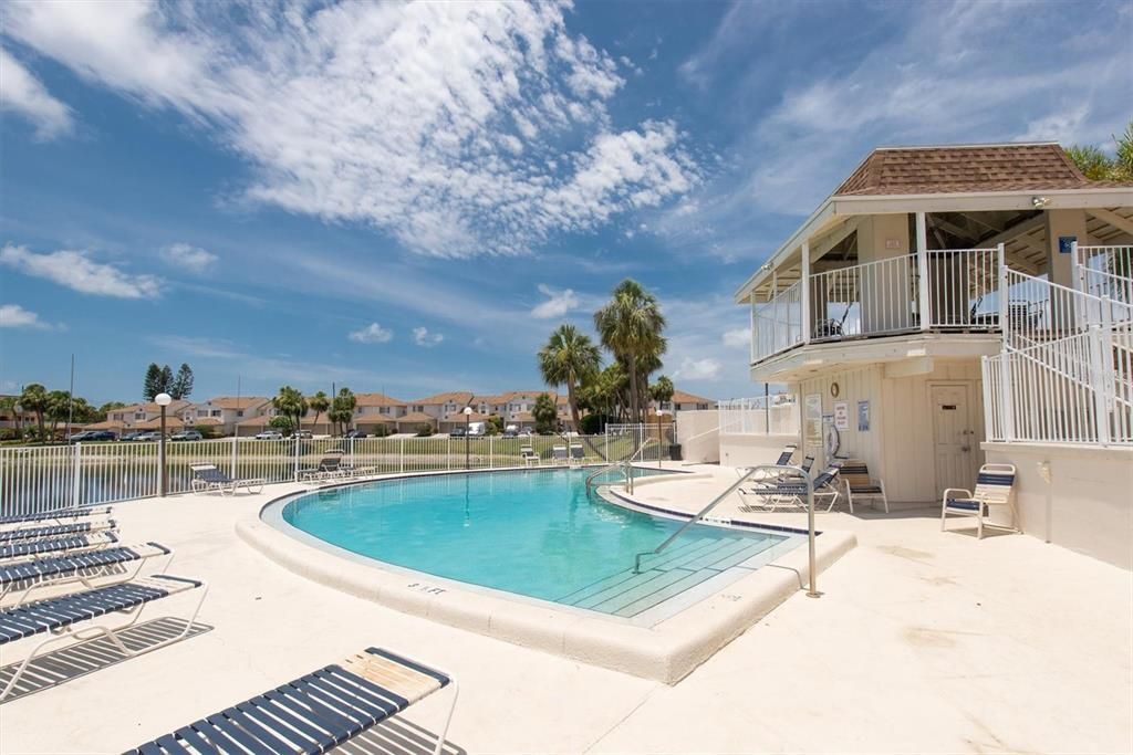 For Sale: $140,000 (2 beds, 2 baths, 1150 Square Feet)