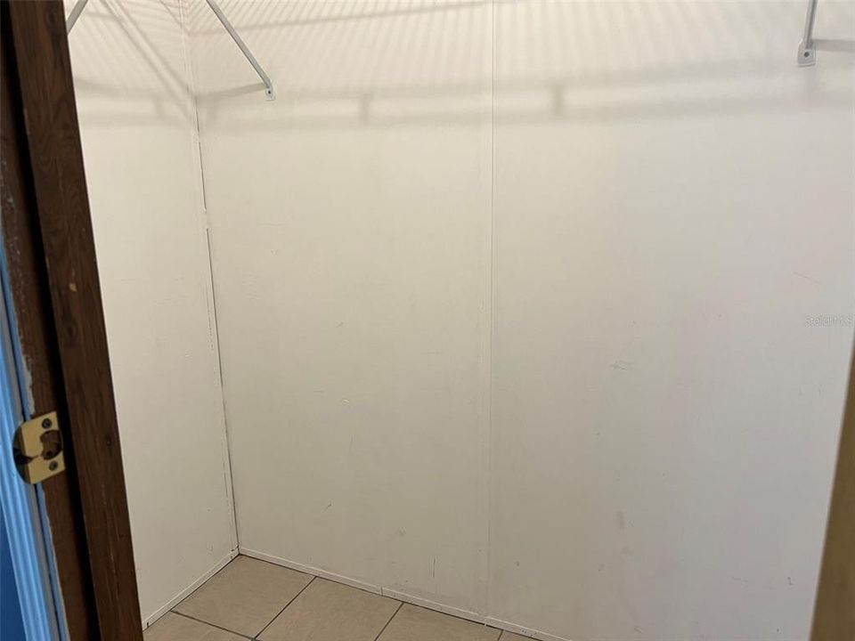 For Sale: $169,900 (3 beds, 2 baths, 1216 Square Feet)