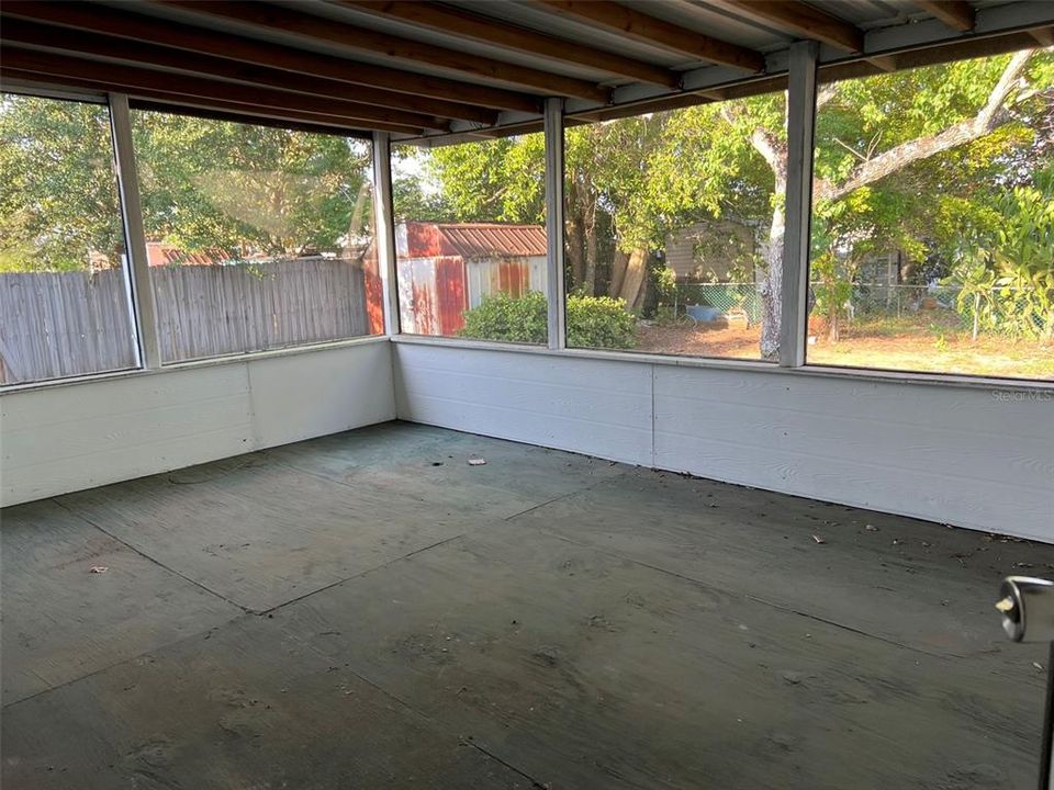 For Sale: $169,900 (3 beds, 2 baths, 1216 Square Feet)