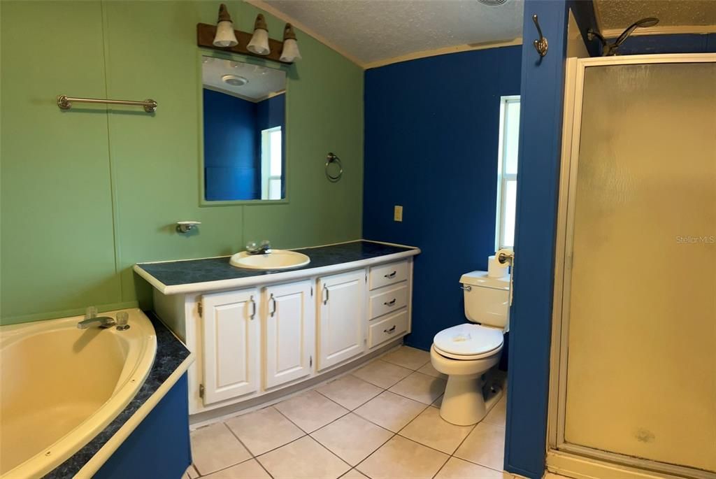 For Sale: $169,900 (3 beds, 2 baths, 1216 Square Feet)