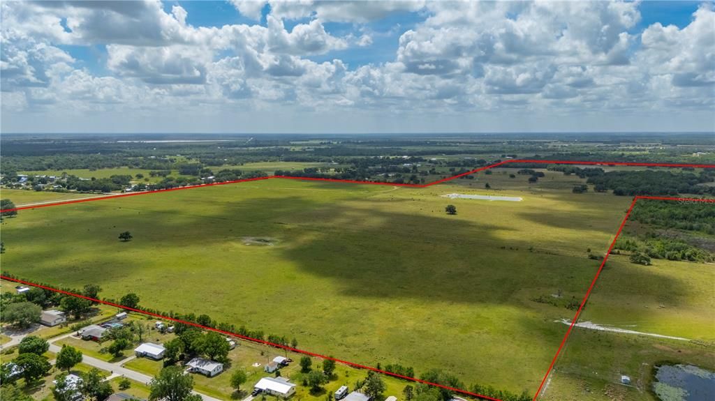 En Venta: $4,952,500 (233.00 acres)